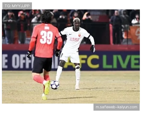 克劳德临时客串中卫 海港新援在陌生位置完成检验