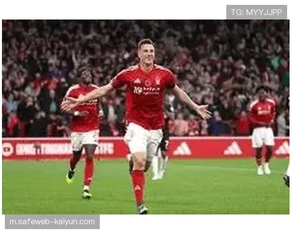 恩里克定位球战术成熟,巴黎中路渗透结合边路突击制造威胁 恩里克定位球战术成熟,巴黎中路渗透结合边路突击制造威胁