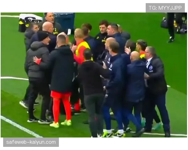 热刺图多尔高位逼抢体系 边后卫激进前插留下反击空当